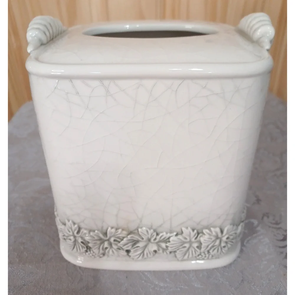 Croscill Tuscany Crackle Vine Glaze Earthenware Tissue Box Cover *CHIP